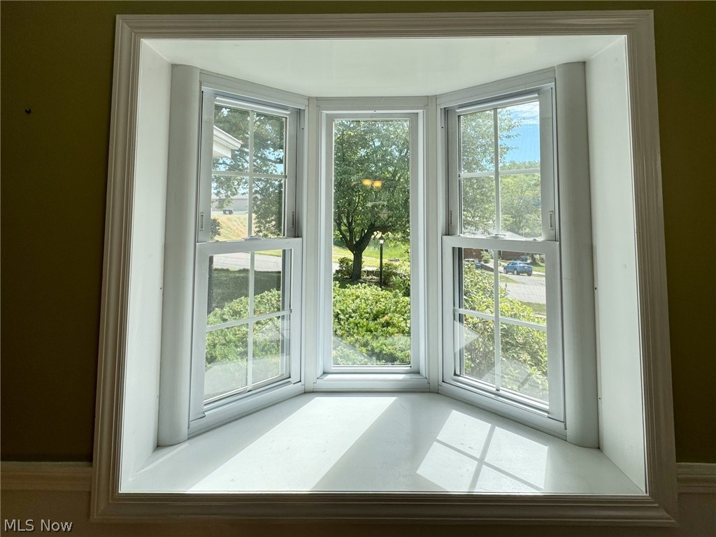 COUNTRY CLUB - Residential