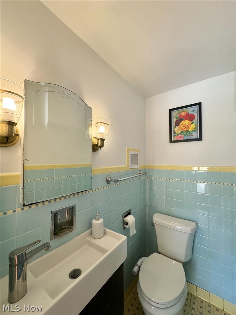 COUNTRY CLUB - Residential