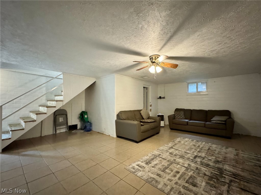 COUNTRY CLUB - Residential