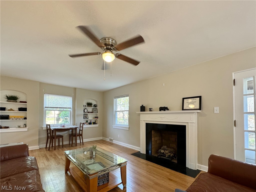 COUNTRY CLUB - Residential