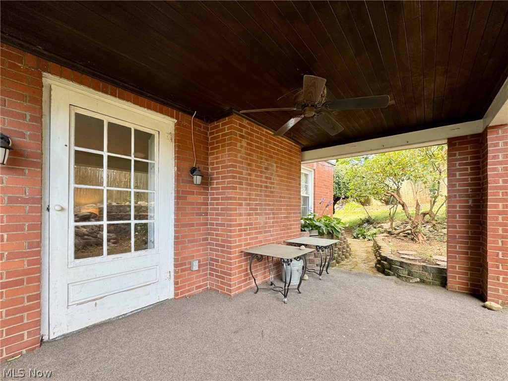 COUNTRY CLUB - Residential