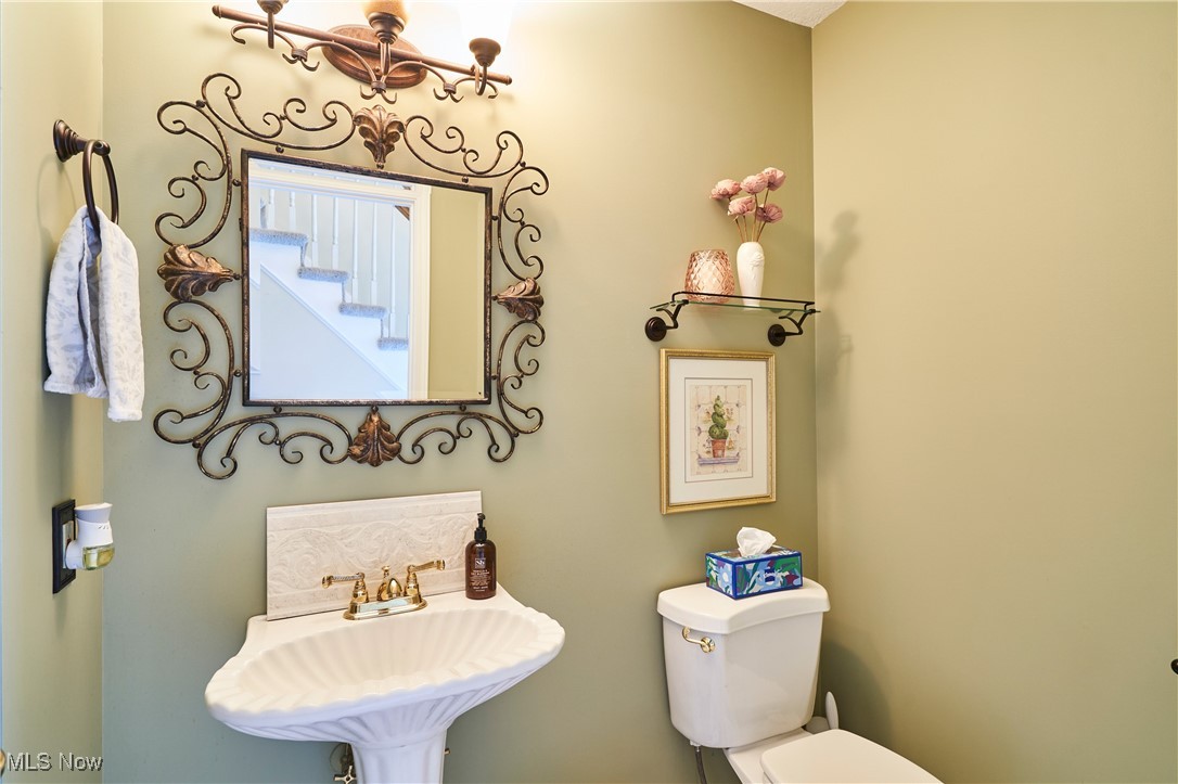 Stow, Ohio 44224, United States, 4 Bedrooms Bedrooms, ,4 BathroomsBathrooms,Residential,Active,210359