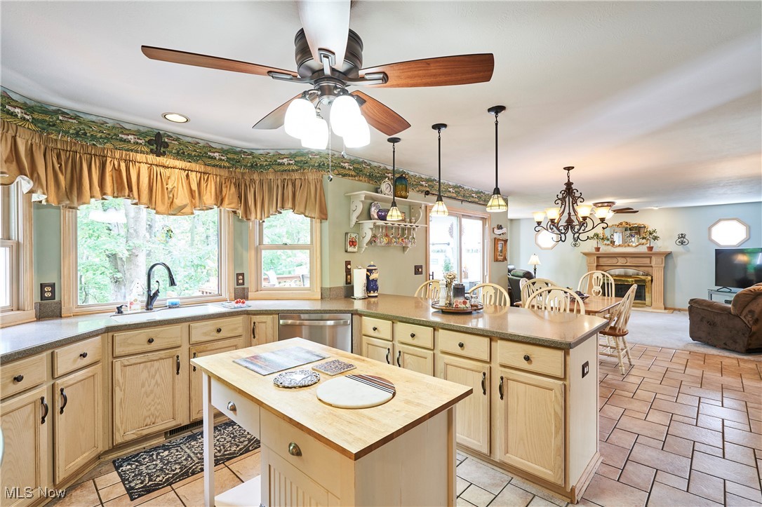 Stow, Ohio 44224, United States, 4 Bedrooms Bedrooms, ,4 BathroomsBathrooms,Residential,Active,210359