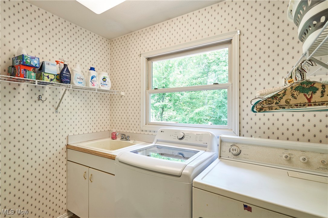 Stow, Ohio 44224, United States, 4 Bedrooms Bedrooms, ,4 BathroomsBathrooms,Residential,Active,210359