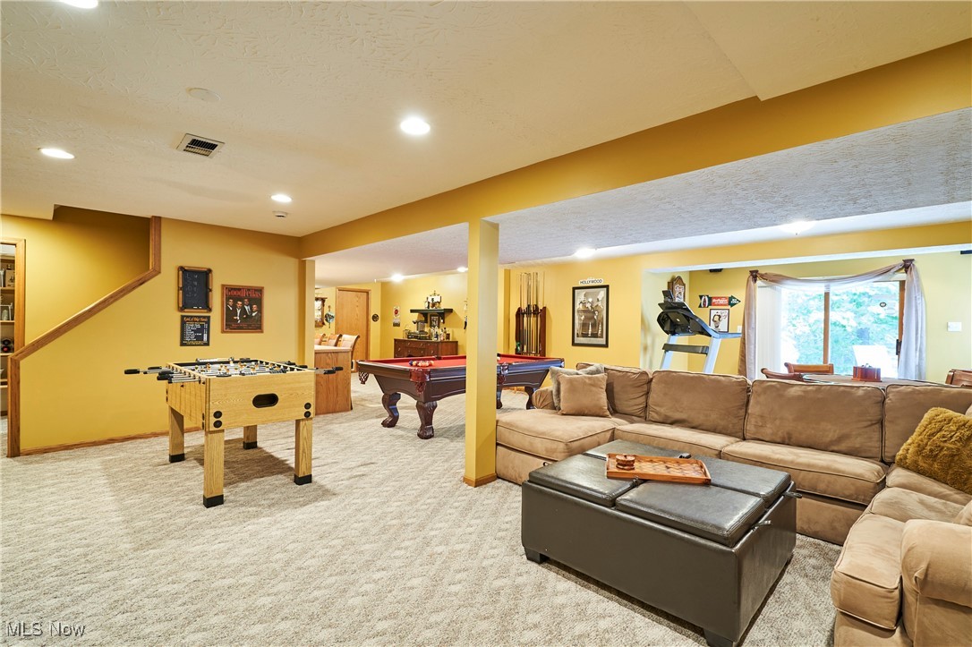 Stow, Ohio 44224, United States, 4 Bedrooms Bedrooms, ,4 BathroomsBathrooms,Residential,Active,210359