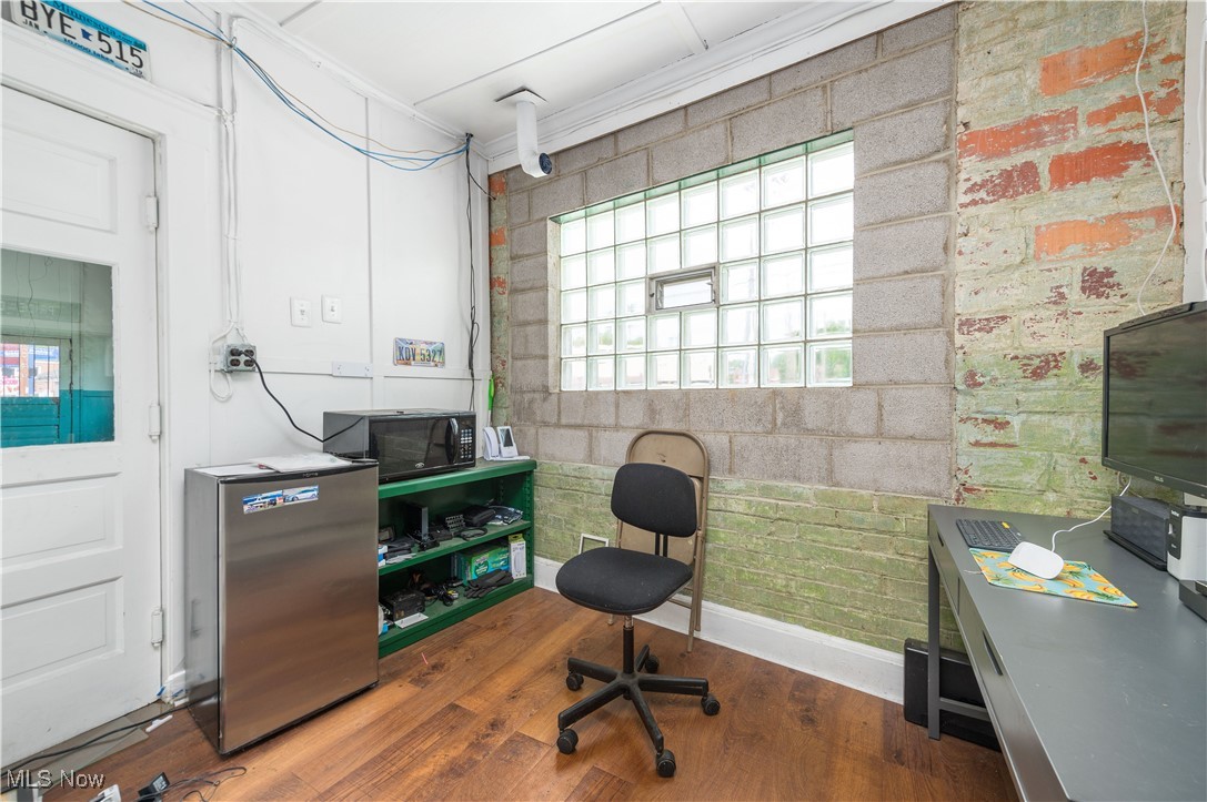 Aurelius Resub - Commercial Sale