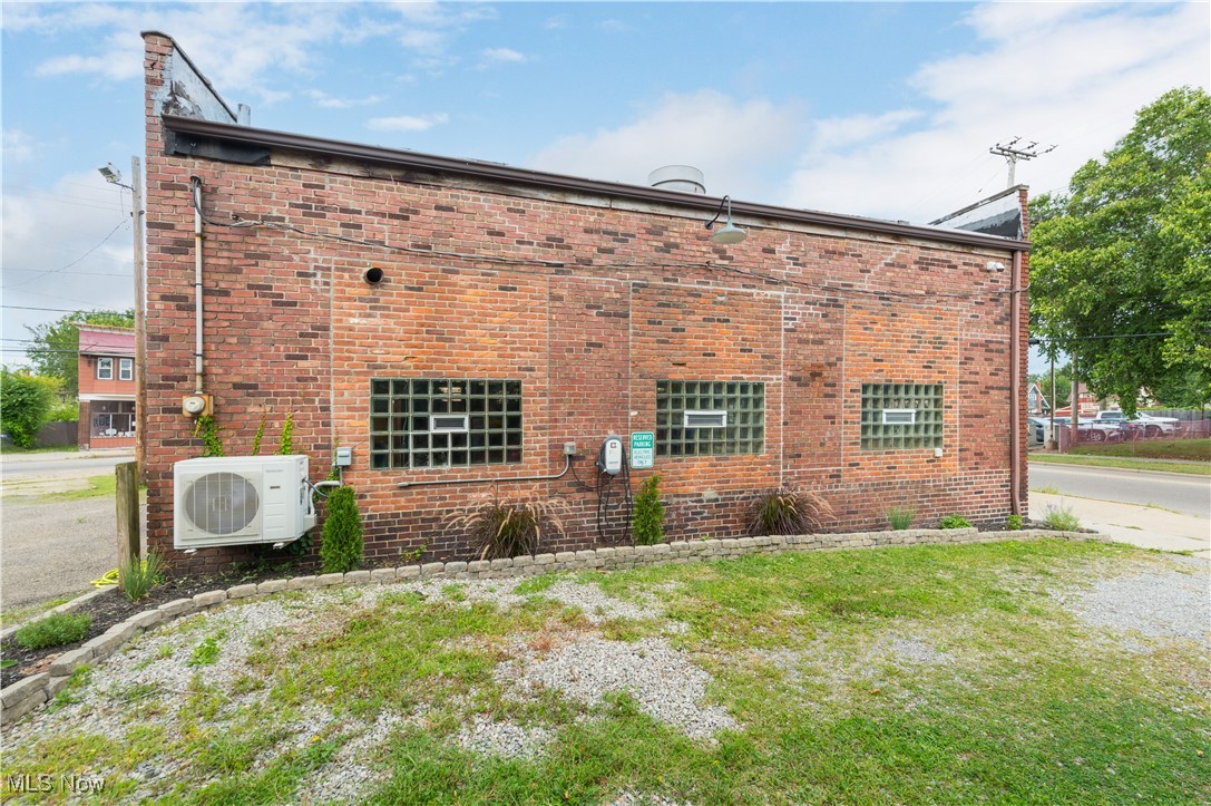 Aurelius Resub - Commercial Sale