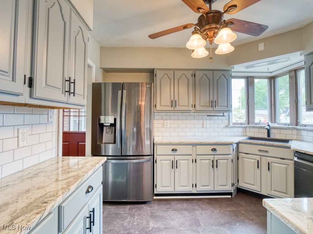 6808 Southington Drive, Parma, Ohio image 14