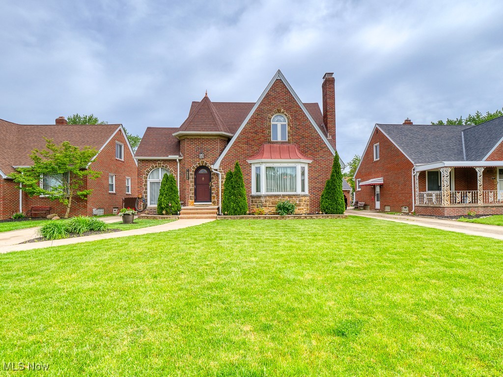 6808 Southington Drive, Parma, Ohio image 1