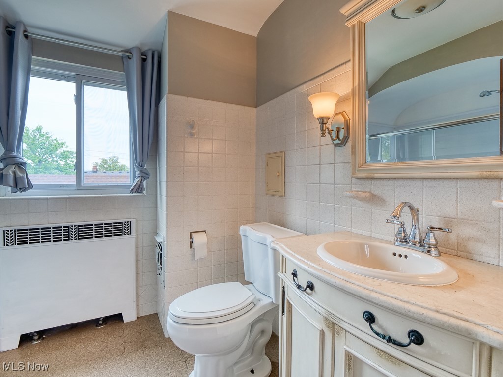 6808 Southington Drive, Parma, Ohio image 27