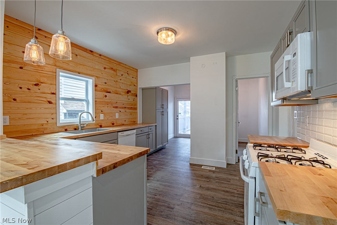 J S Edwards - Residential