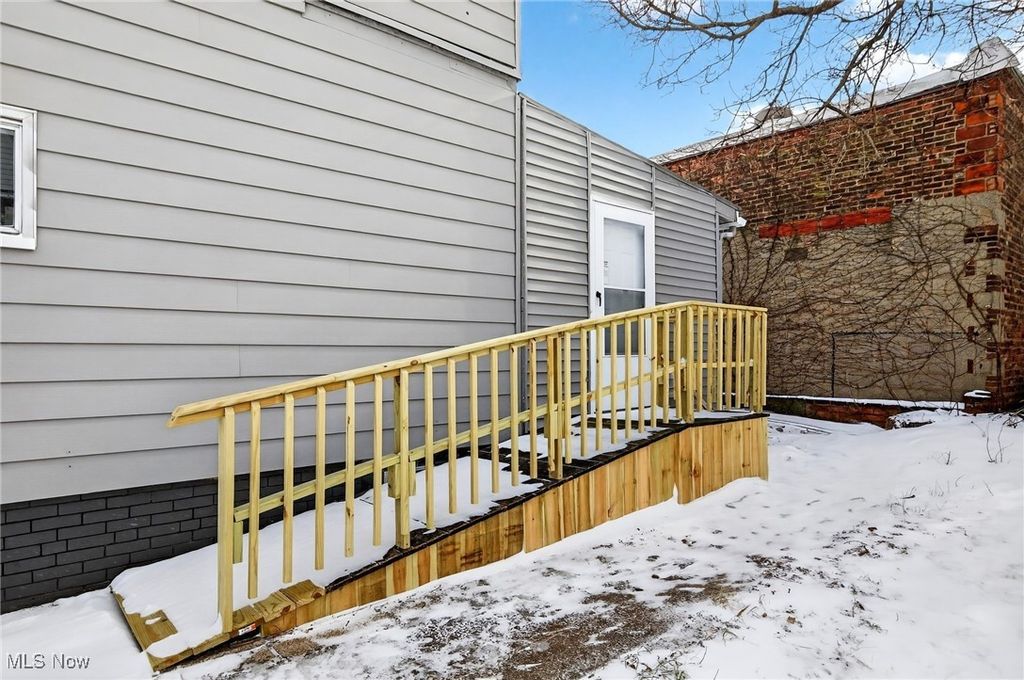 Photo of 2411 Garden Avenue, Cleveland, OH 44109 (MLS # 5183502)