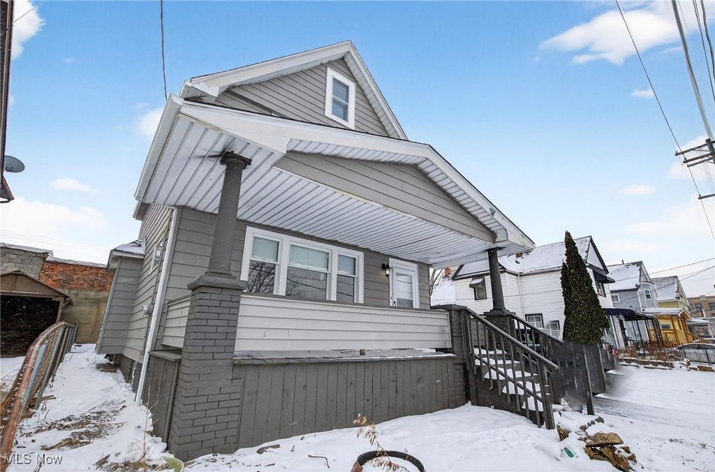 Photo of 2411 Garden Avenue, Cleveland, OH 44109 (MLS # 5183502)