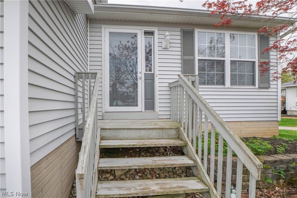 Photo of 810 Sturbridge Drive, Medina, OH 44256 (MLS # 5200841)