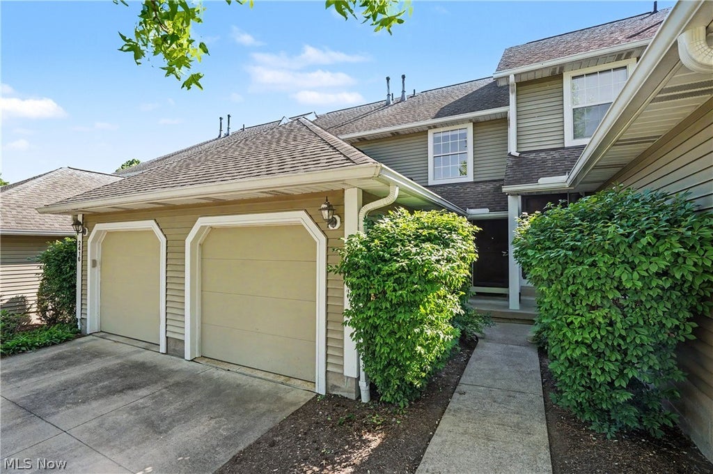 Photo of 2412 Wrens Drive S, Stow, OH 44224 (MLS # 5215241)