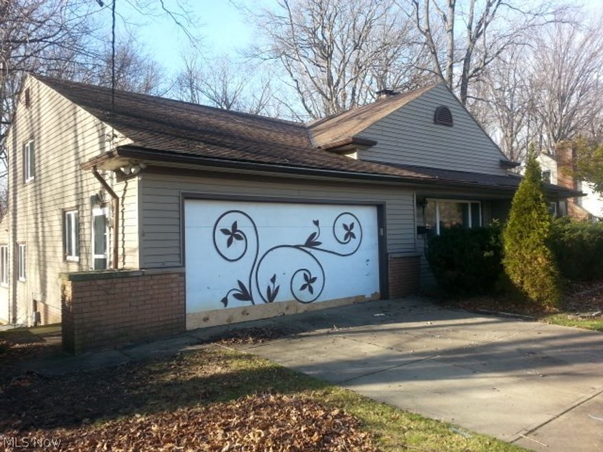 This Striking Custom Built Spit-Level sits on a nearly half of acre beautiful wooded lot. It has so much to offer with over 1,600 sq. ft. of comfortable living space. Three to four bedrooms, two full baths, formal dining room. Main kitchen and baths, wood burning fireplace, hardwood floors, two car attached garage and lovely scenic view from the patio. HUD homes are sold AS-IS. Buyer is responsible for due diligence and inquiry of all property information/condition. Buyer is responsible for any/all inspections and related costs and is to assume any/all POS violations if applicable. Ask your agent for details and submit offer for this property on line. HUD Case #412-472228.