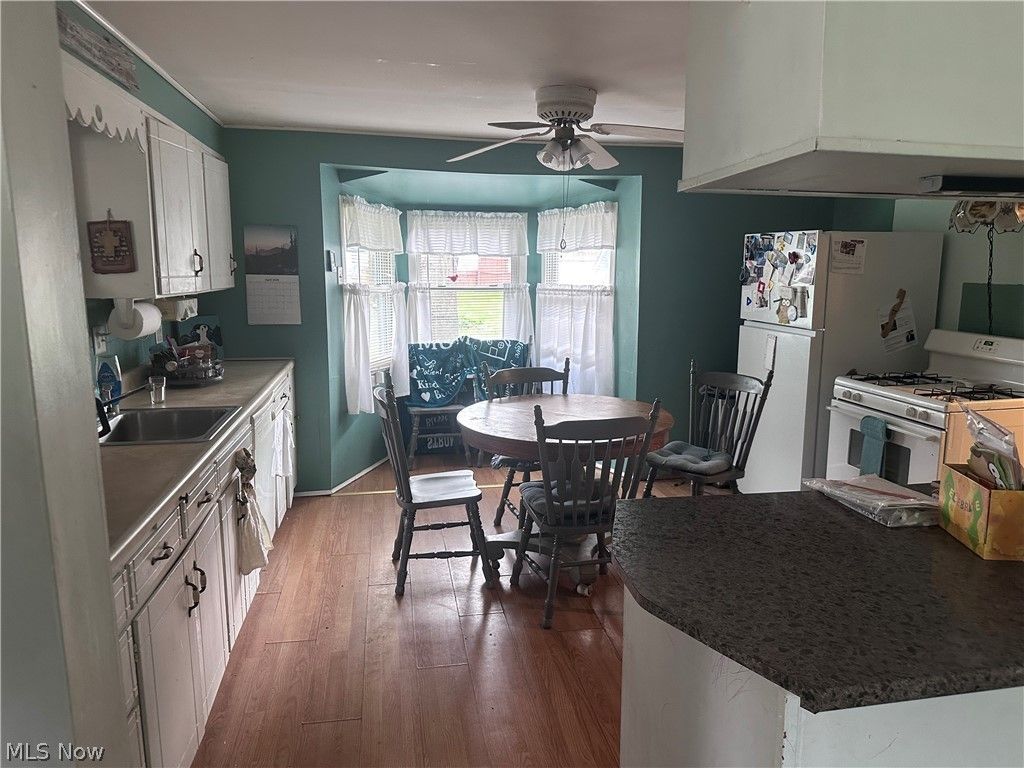 Photo of 8698 Howland Springs Road, Warren, OH 44484 (MLS # 5201389)