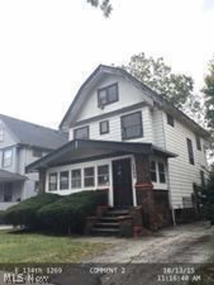 Investment opportunity!  Imagine the possibilities.  Front porch Colonial with fireplace, formal dining room and full basement.  One car garage. 
This is a Fannie Mae HomePath property. All information is approximate.
