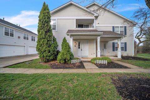 23322 Grist Mill Court Unit 18C, Olmsted Falls, OH 44138 - #: 5104480