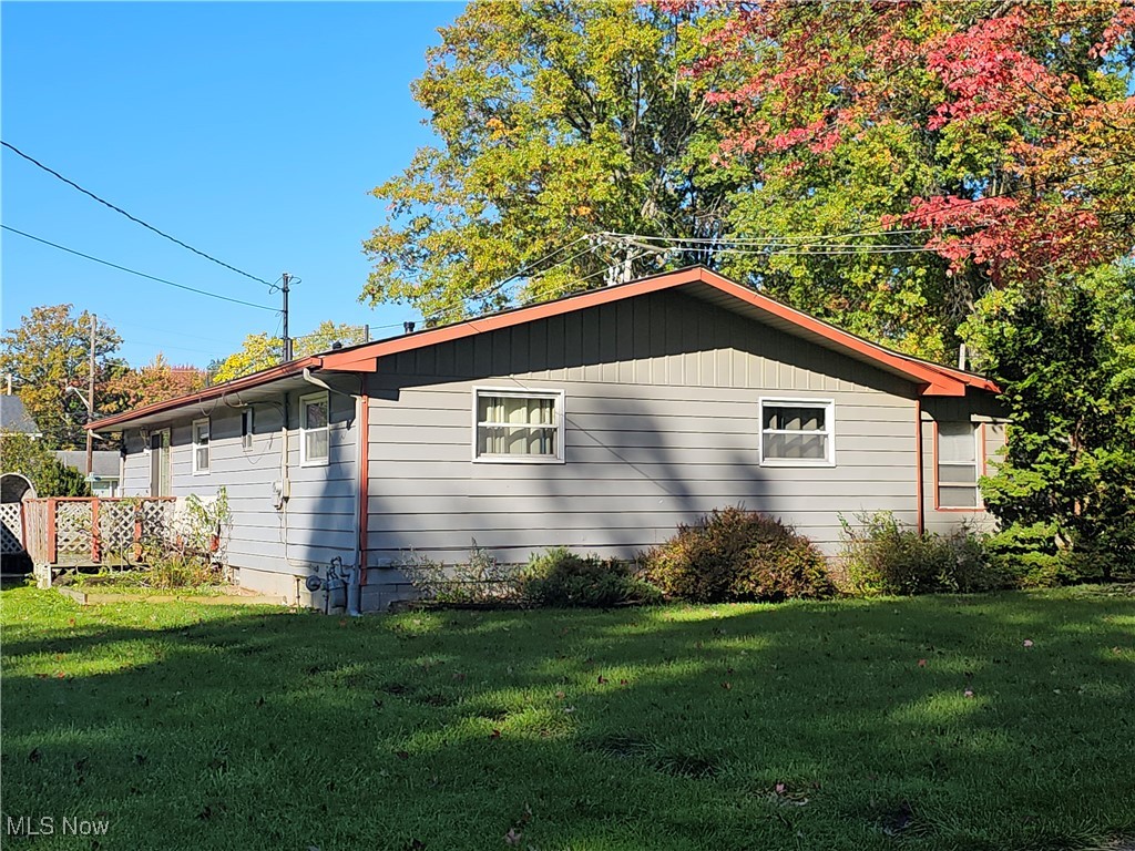 2621 Montgomery Avenue, Warren, Ohio image 6