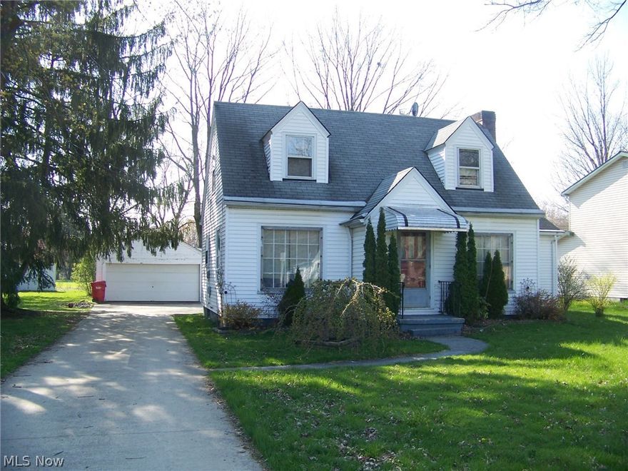 Three bedroom Cape Cod style home in Austintown Ohio
More pictures coming soon.