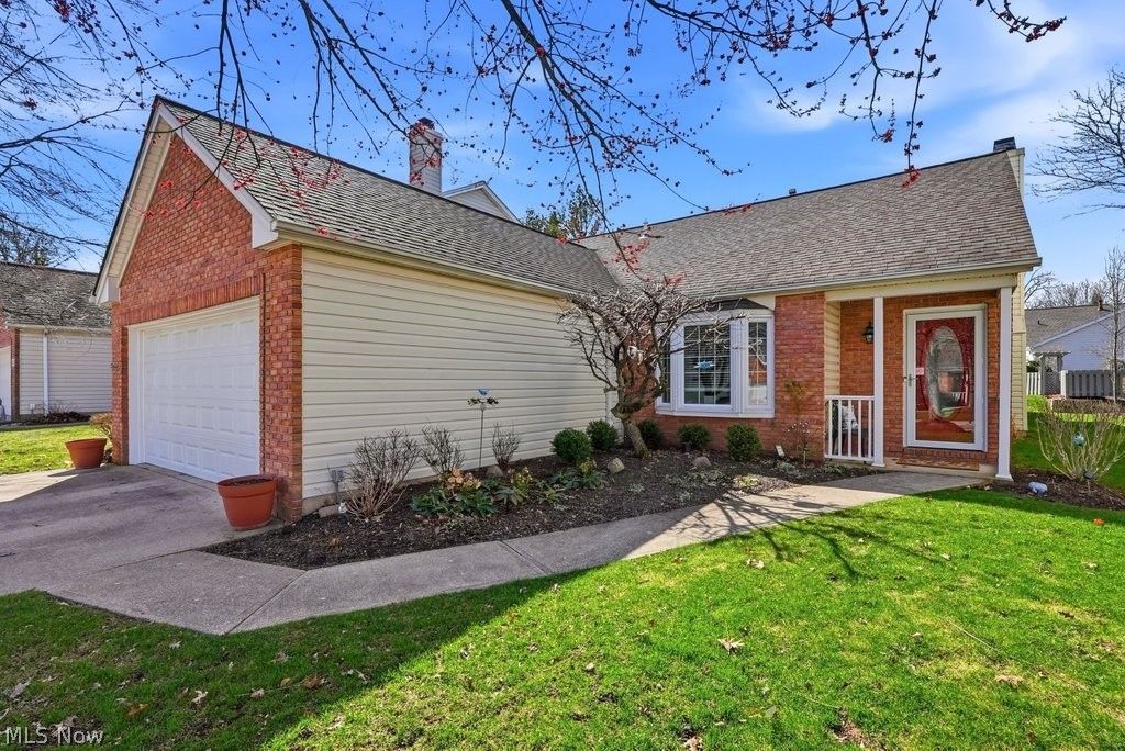 Photo of 16506 Sunwood Oval, Strongsville, OH 44136 (MLS # 5193180)