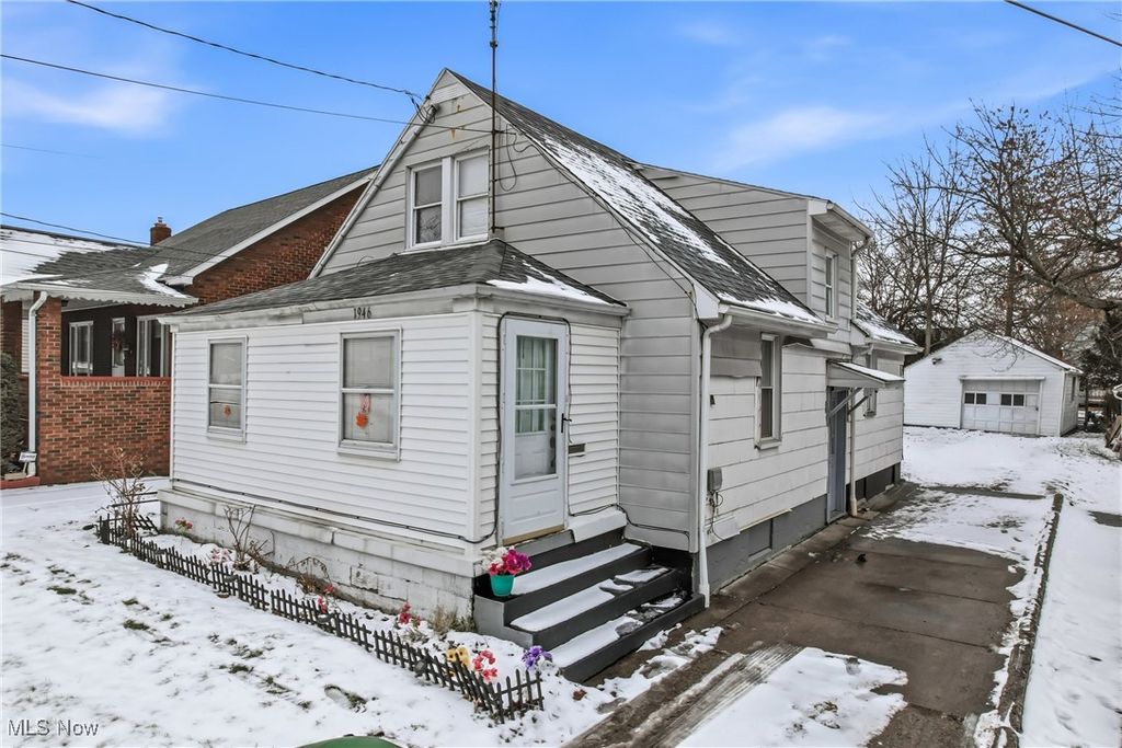 Photo of 1946 Connecticut Avenue, Youngstown, OH 44509 (MLS # 5182285)