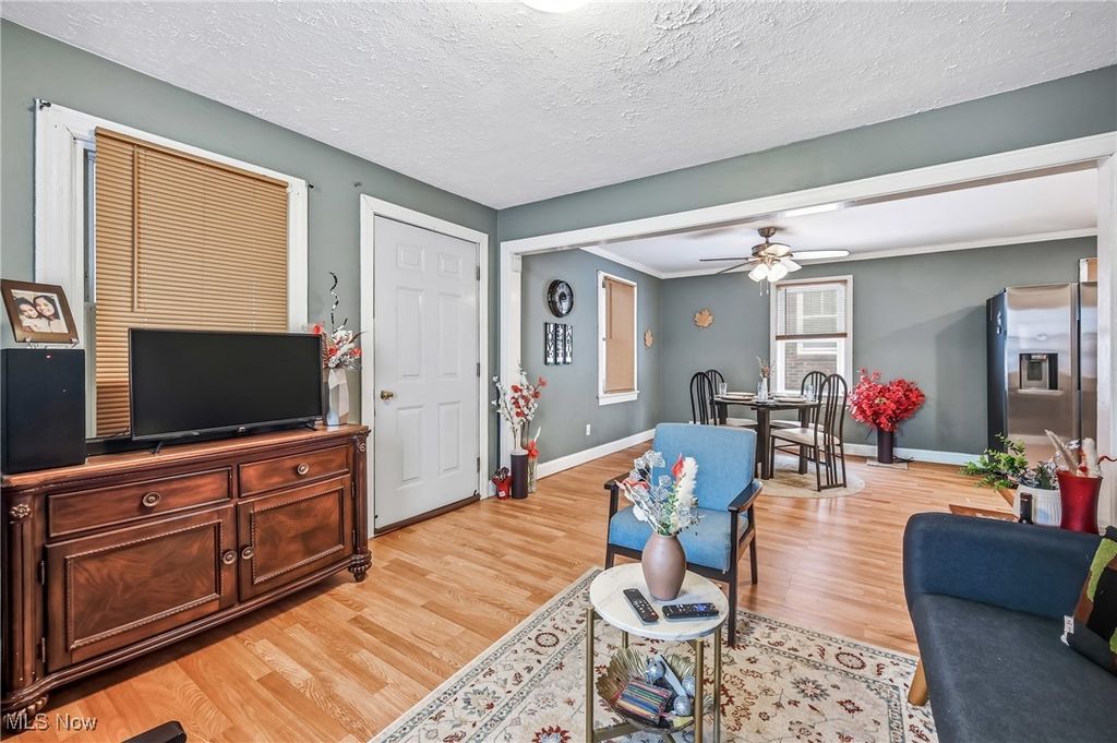 Photo of 1946 Connecticut Avenue, Youngstown, OH 44509 (MLS # 5182285)