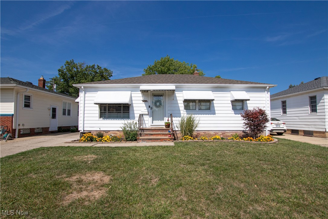 This beautifully maintained ranch home offers the perfect blend of comfort, style, and convenience. The open floor plan creates a welcoming atmosphere, with the updated kitchen flowing seamlessly into the living and dining areas. The kitchen boasts plenty of counter space and cabinets, making meal prep a breeze. The three bedrooms are all on the first floor, and the remodeled bathrooms add a touch of luxury. The finished basement provides additional living space for entertainment or relaxation. Step outside to the fully fenced backyard and enjoy the covered patio, perfect for outdoor gatherings. The home's location is unbeatable, with easy access to parks, shopping, dining, and major highways. Property Highlights and Features Include: 1596 total finished SQ. Ft. Freshly painted interior and exterior (2024). Remodeled bathrooms, modern kitchen with all appliances included. Open floor plan, abundant natural light, neutral colors, picture window. Fully fenced yard, covered patio. Walk to park the city park, and near Metroparks, shopping, dining, close to freeway and downtown. Quiet and friendly community. Natural hardwood. New roof (2021), new hot water tank (2023). 1-year home warranty. Don’t miss out on this exceptional home! Schedule your viewing today and discover all that this immaculate ranch house has to offer.