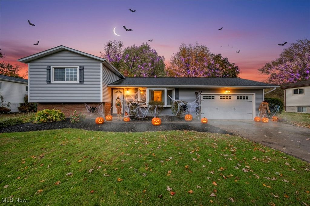 Photo of 65 Country Lane, Painesville Township, OH 44077 (MLS # 5167436)