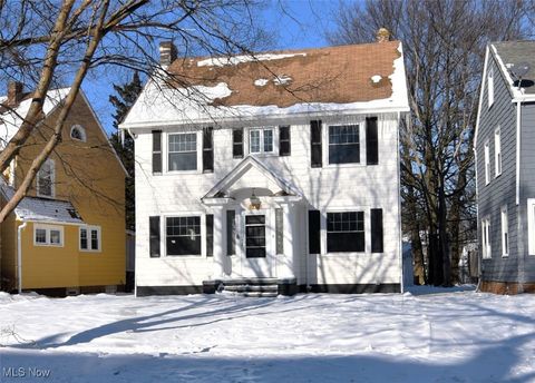 1012 Helmsdale Road Cleveland Heights, OH 44112