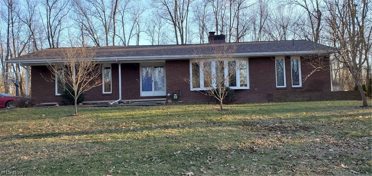 Welcome to 1838 Piercy Dr - 3 Bedrms, Split bdrm floor plan, 2 full Baths, smaller bath updated 2015, Living rm w/fireplace & lg bow window, Kitchen updated -2011. Dining Rm - French doors to Patio Enclosure - 2 Sky light & new carpet, Family Room & Bedrooms new carpet. Large Shed with lofts. 90% Lennox Furnace, Aprilaire Humidifer, & Electronic Air Cleaner 2006, Electric Updated 2019. New Roof 2017. New HWT. Basement has glass block windows.
Windows replaced 2018 with guarantee. Bow window & Garden window in kitchen are Anderson Windows. There are 2 Parcels totaling .59 of an acre. NOTE: Home Inspection has been done. Septic & Well have also been.