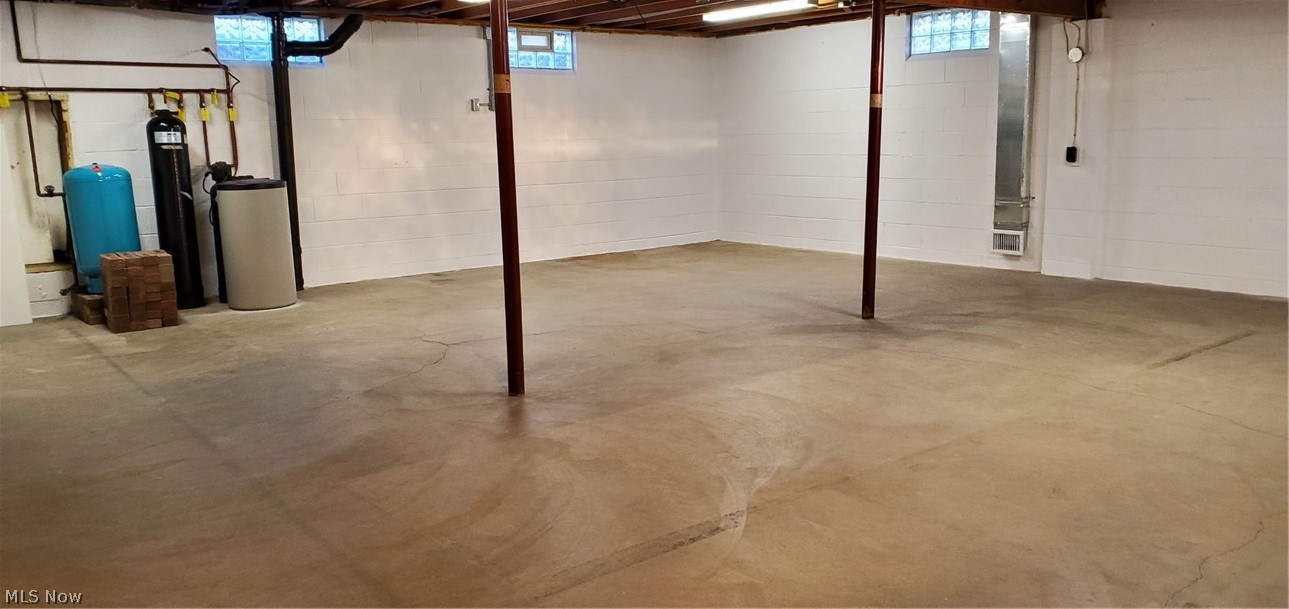 TR 4 Lot 6 S OF DR.310A - Residential