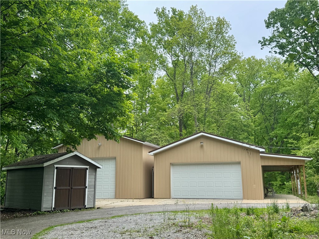 12710 Kinsman Road, Burton, Ohio image 16