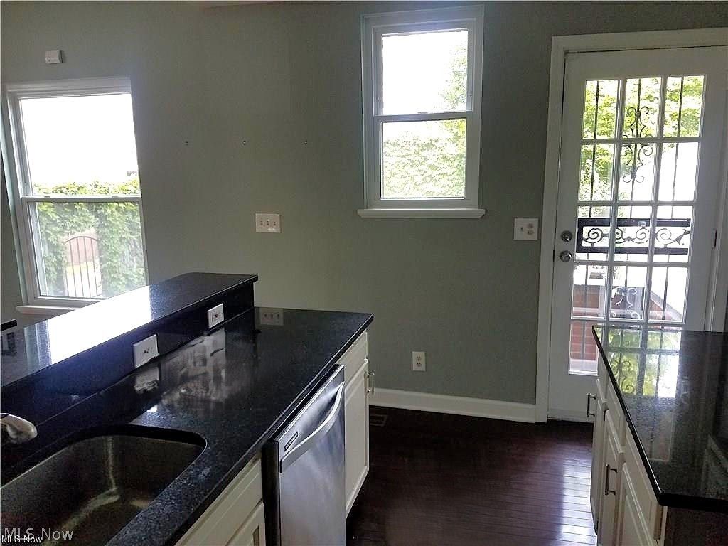 Photo of 1429 W 38th Street, Cleveland, OH 44113 (MLS # 5195017)