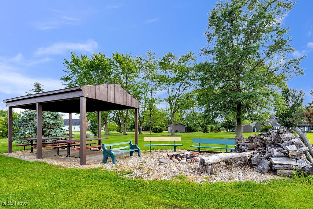 2753 Country Mdws Condo - Residential