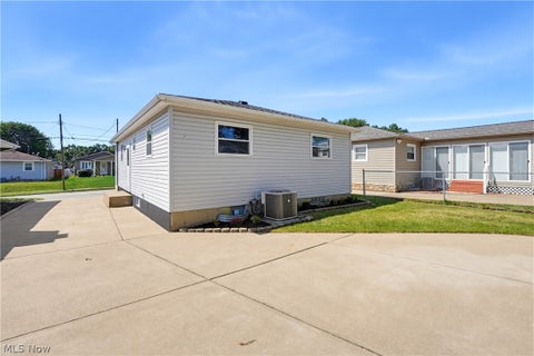 Tiny photo for 517 Fulmer Avenue, Akron, OH 44312 (MLS # 5240086)