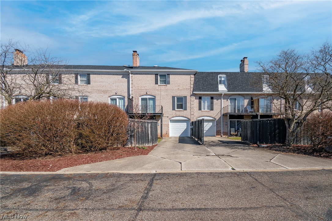 Four Seasons - Residential