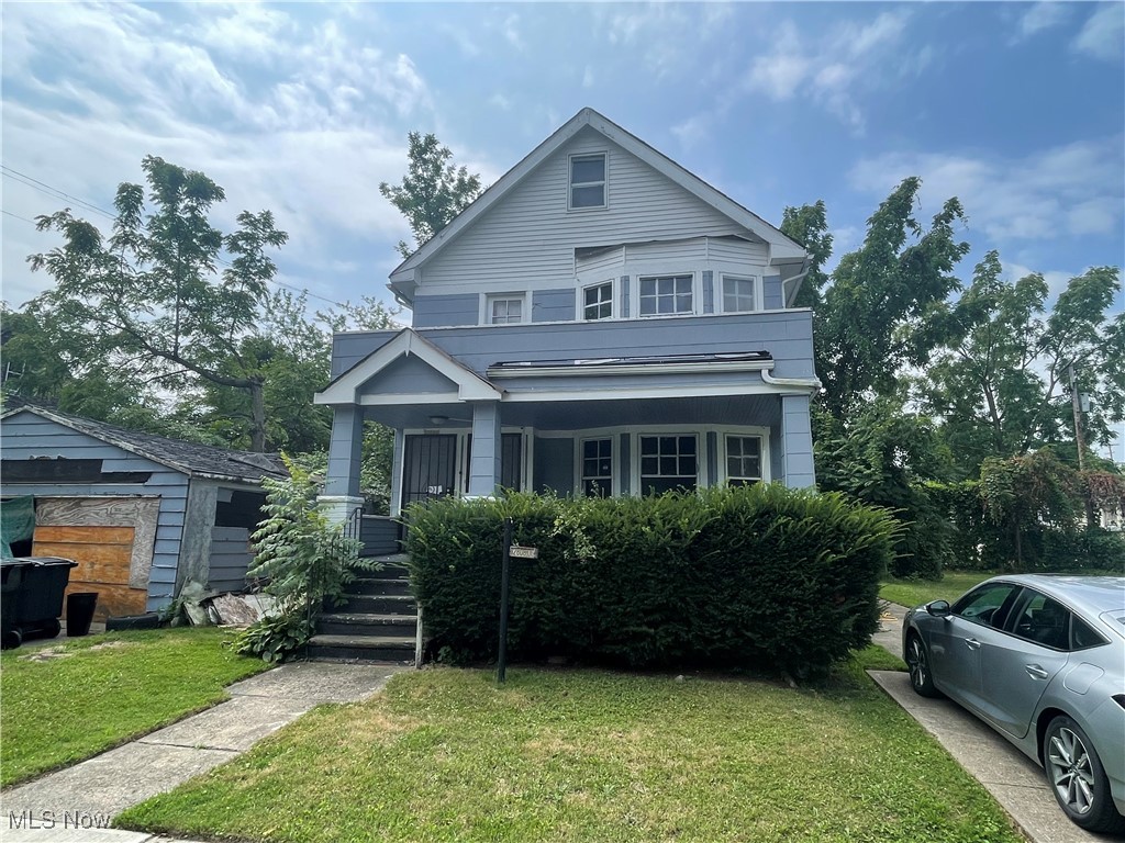 Welcome to 12808 Gruss Avenue in Cleveland, OH! This spacious 4-bedroom, 2-bath duplex offers a fantastic opportunity for investors or owner-occupants alike. With both units currently vacant, you have the perfect chance to make this property your own and start cash flowing between $1,500 and $1,700 per month once fully occupied.
The duplex is in need of some renovations to restore it to its former glory, providing a great opportunity for you to add value and personalize the space to your liking. Whether you're looking to invest or live in one unit while renting out the other, this property has plenty of potential.
Located in a convenient area near local amenities, schools, and transportation, 12808 Gruss Avenue offers both opportunity and upside. Don’t miss your chance to transform this property into a profitable investment or your next home. Schedule your showing today!
