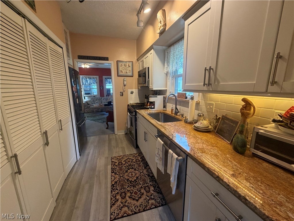Photo of 1088 Beachview Road, Willoughby, OH 44094 (MLS # 5224803)