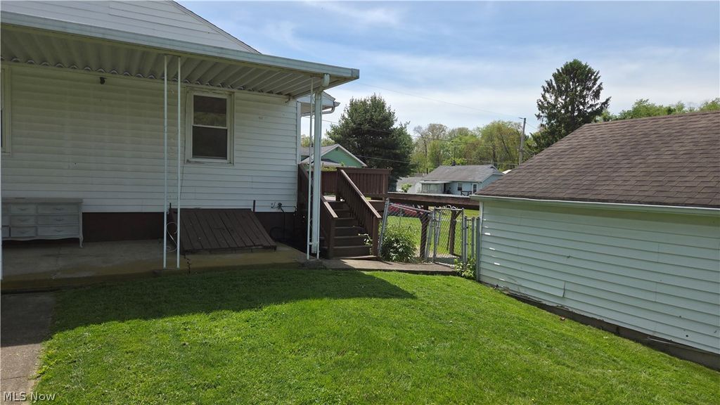 Photo of 1135 Federal Avenue, Zanesville, OH 43701 (MLS # 5204837)