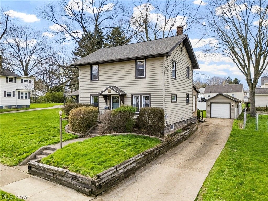 Photo of 710 Milburn Road NE, Massillon, OH 44646 (MLS # 5197835)