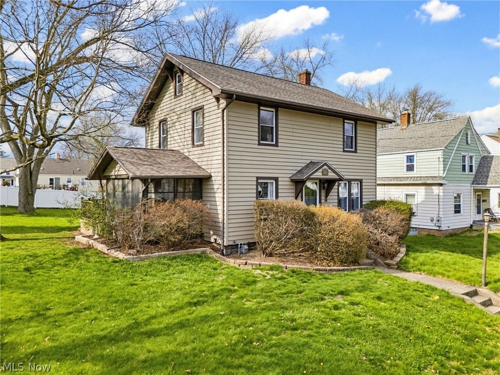 Photo of 710 Milburn Road NE, Massillon, OH 44646 (MLS # 5197835)