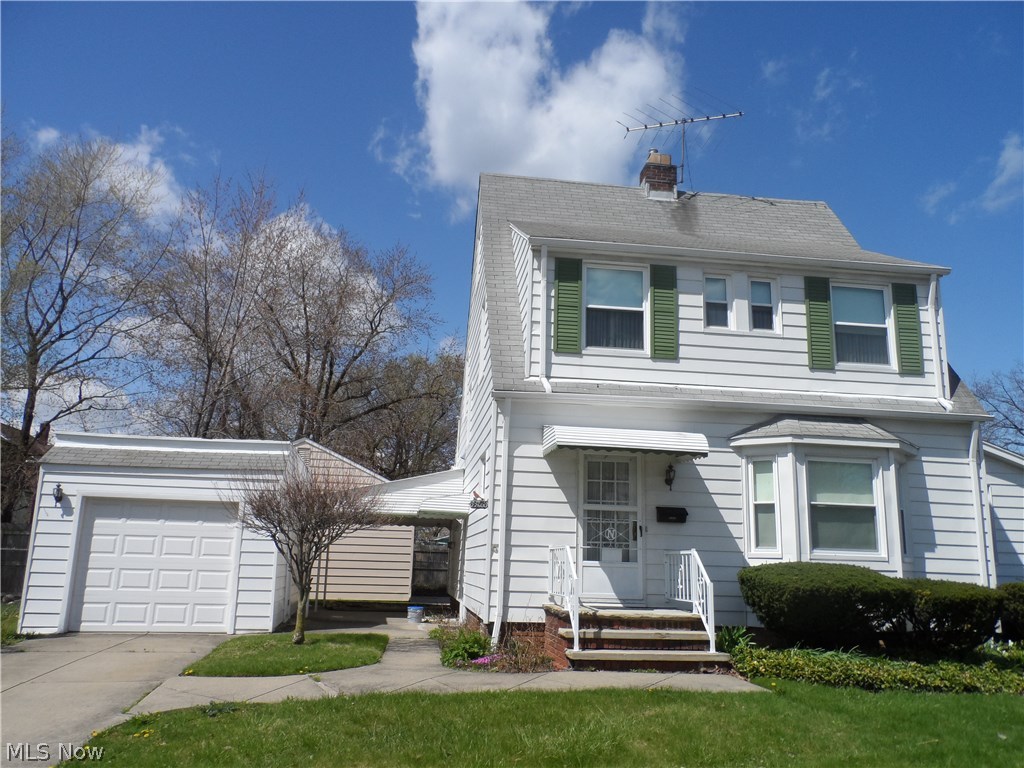 Charming single family home on quite street near public transportation. This home features central air conditioning, finished basement, freshly painted, den area and large living room.