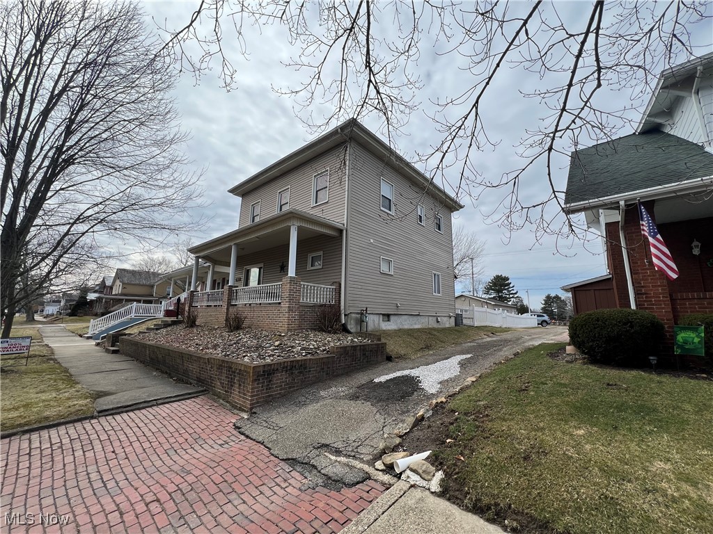 812 Parrish Street, Uhrichsville, Ohio image 3