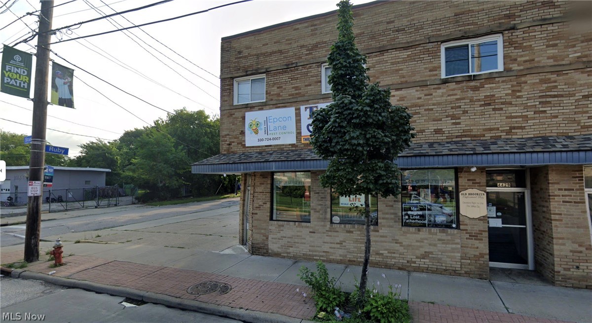 F W Sears Brooklyn Heights Allotm - Commercial Lease