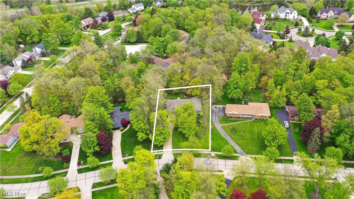 5385 Parkside Trail, Solon, Ohio image 38