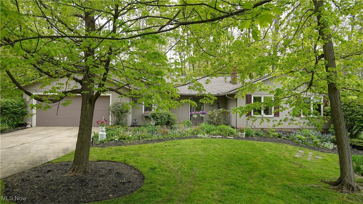 5385 Parkside Trail, Solon, Ohio image 28