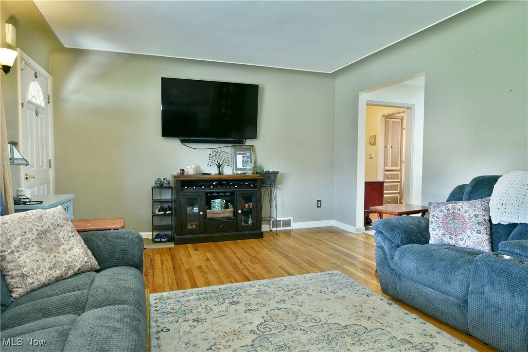 1065 Collins Avenue, Austintown, Ohio image 7