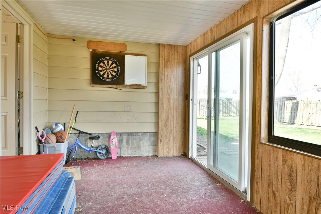 1065 Collins Avenue, Austintown, Ohio image 44